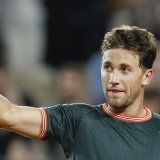Casper Ruud tentera de prendre sa revanche sur Novak Djokovic en quarts. KEYSTONE/AP/Jean-Francois Badias